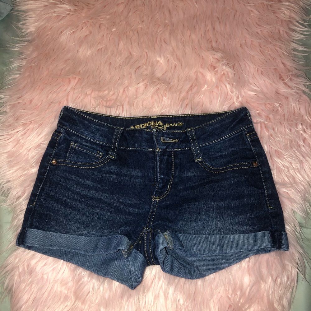 Jean Shorts (the second pair is free)